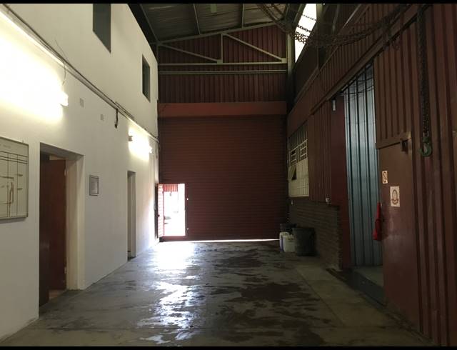 1,830M² WAREHOUSE FOR SALE IN WADEVILLE